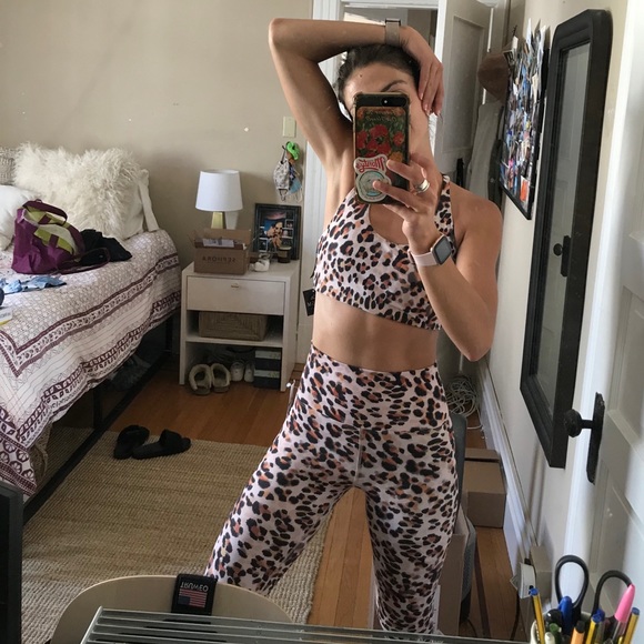 Beach Riot Workout Set - Picture 3 of 8